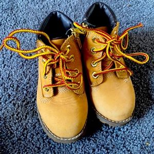 Authentic timberlands for Toddlers size 5.5 US